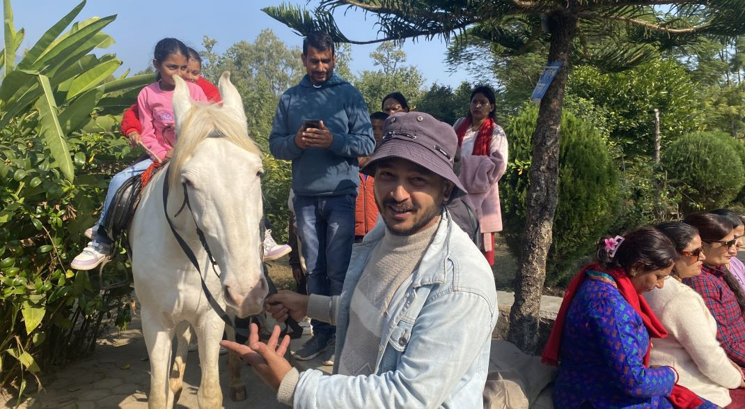 एउटा घोडाले कमाउँछ मासिक ९० हजार