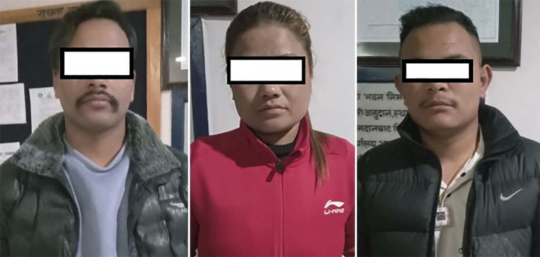 सेनिटरी प्याडमा लुकाएर आधा किलो सुन तस्करी, लुट्ने ३ जना पक्राउ