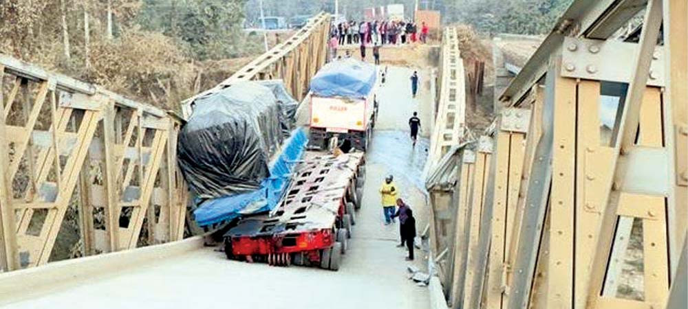 नियम पालनामा हेलचेक्र्याइँ बढी भारले पूर्वाधारमा क्षति