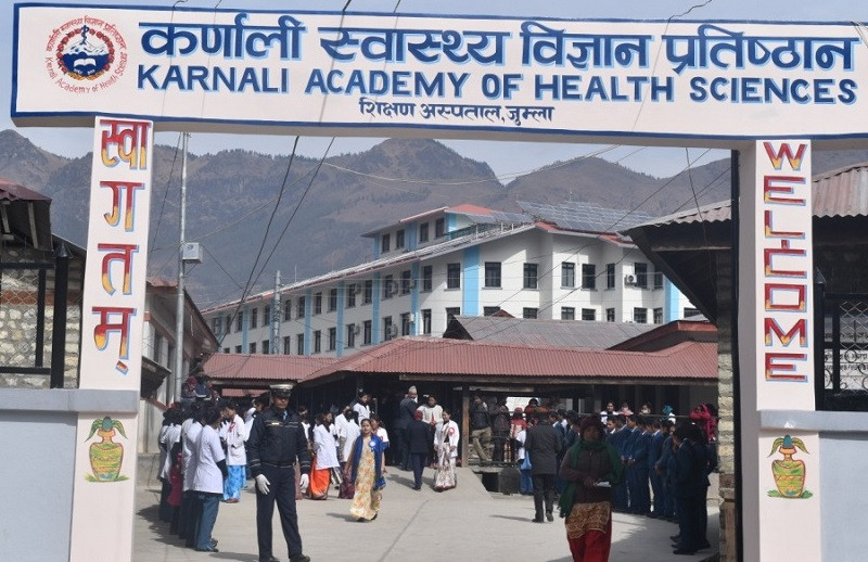 कर्णाली स्वास्थ्य विज्ञान प्रतिष्ठानमा चिकित्सा शिक्षा पढ्ने विद्यार्थीको आकर्षण बढ्दो