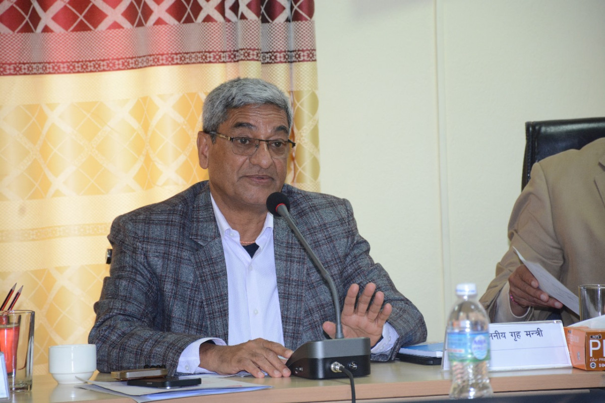 प्रहरीमाथि हातपात गर्नेलाई कारबाहीको दायरामा ल्याउन गृहमन्त्रीको निर्देशन