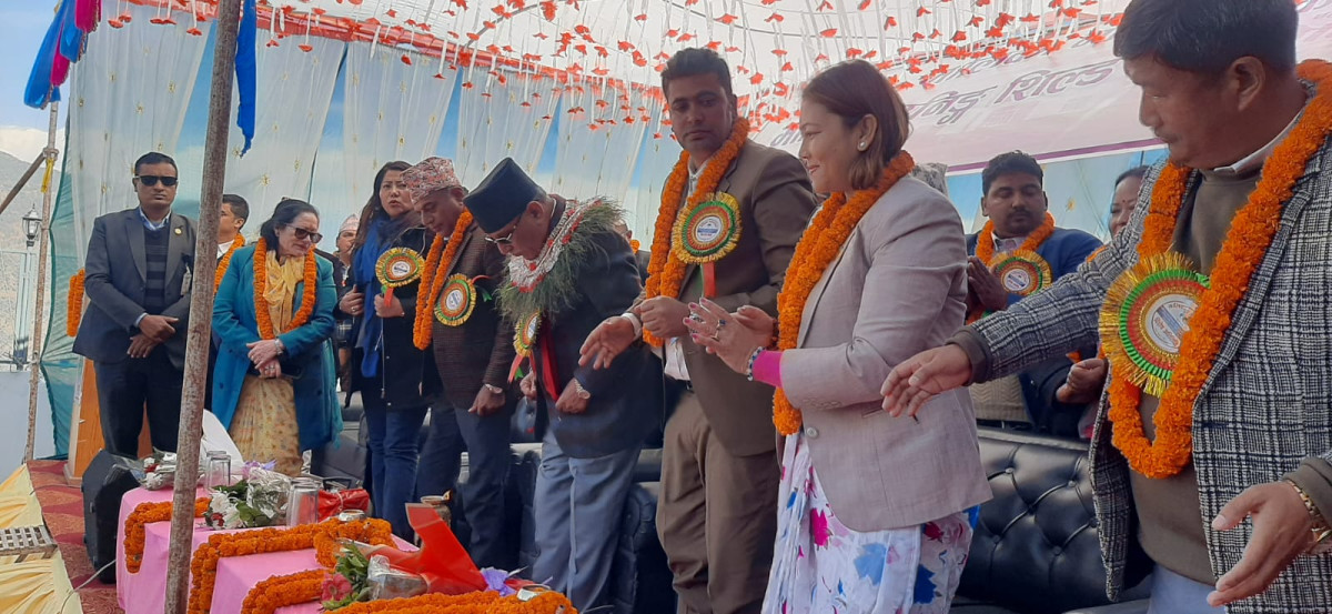 प्रचण्डले गरे गुल्मीमा हेलिप्याड र पिसपार्क उद्घाटन