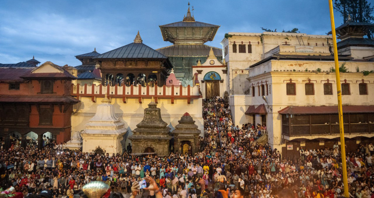 पशुपति क्षेत्रबाट ७५ जना पक्राउ- कोही सिक्री लुट्ने, कोही गाँजा खाएर हल्ला गर्ने