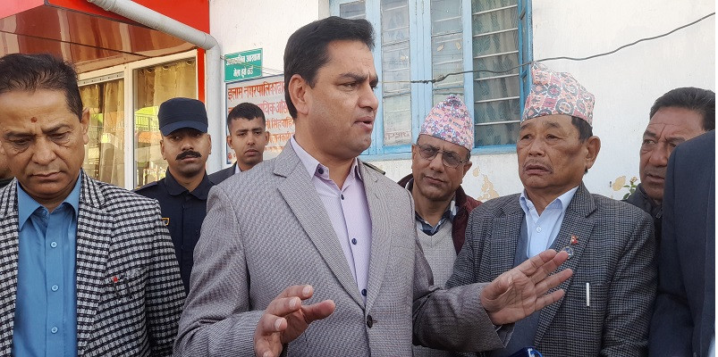 स्वास्थ्य बीमाको औषधि छैन भन्ने छुट सरकारी अस्पताललाई छैन : स्वास्थ्यमन्त्री पौडेल