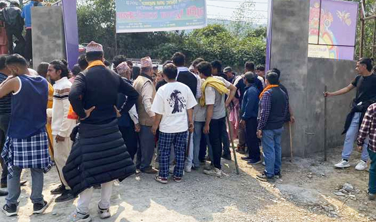 नगरप्रहरीले कोटिहोमको भूमिपूजा रोक्न खोज्दा पोखरामा झडप, केही घाइते
