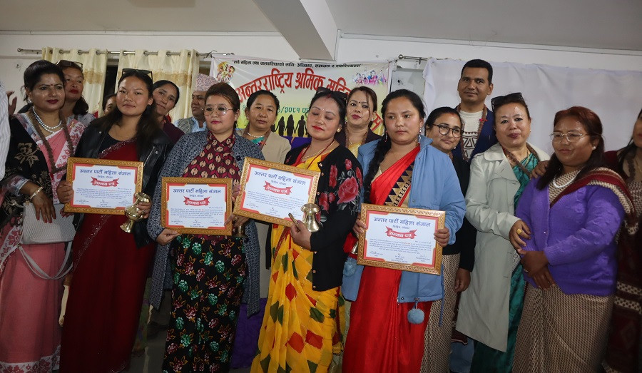 महिला चालक सम्मानित