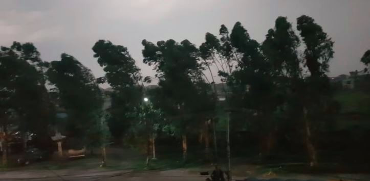 पाँच वटा प्रदेशका केही ठाउँमा आज हावाहुरी चल्ने सम्भावना : सतर्कता अपनाउन आग्रह