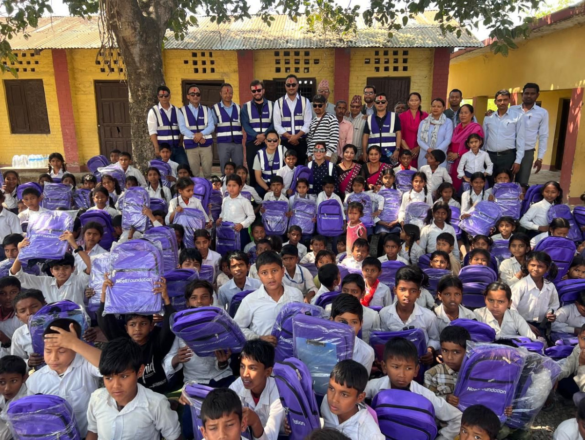 एनसेल फाउन्डेसनद्वारा ४४६ विद्यार्थीलाई शैक्षिक सामग्री वितरण