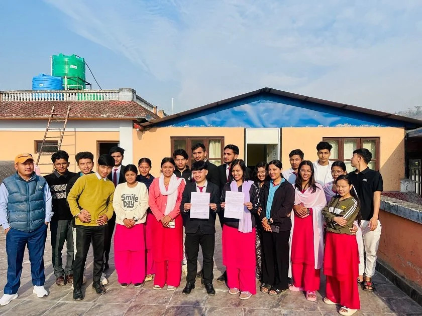 धादिङको नीलकण्ठ क्याम्पसको स्ववियु कार्यालयमा अनेरास्ववियु र अखिल क्रान्तिकारीको तालाबन्दी
