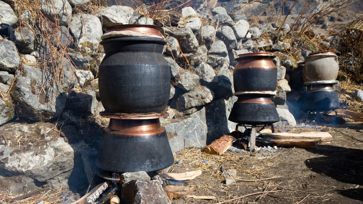 मदिरा बनाए एक लाख जरिबाना