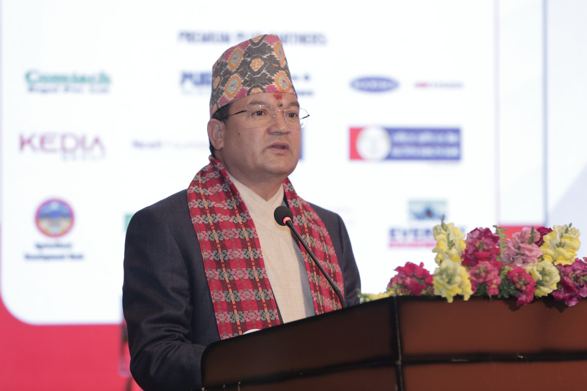 डढेलाे निभाउन सरकारसँग दमकलबाहेक अन्य कुनै विकल्प छैन : वनमन्त्री