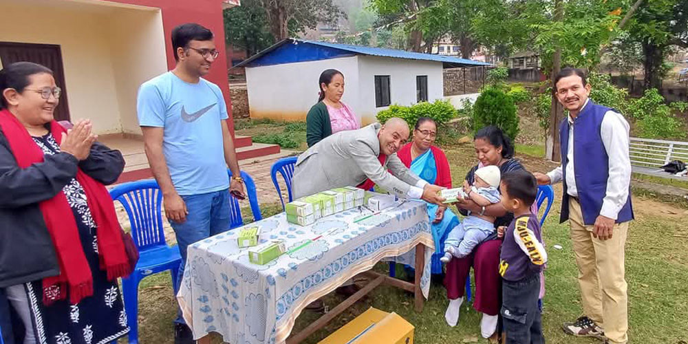 दुई वर्षमुनिका बालबालिकालाई बालभिटा खुवाउन सुरु