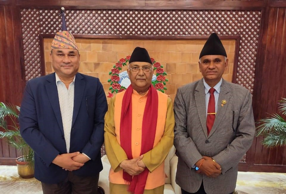 प्रधानमन्त्री र सुदूरपश्चिमका मुख्यमन्त्रीबीच भेट, प्रदेशको विकास बारे छलफल