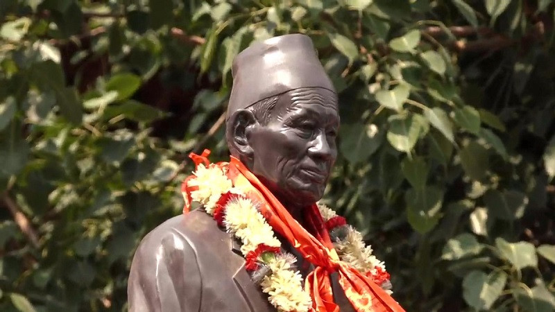 वाङ्मय शताब्दी पुरुष स्वर्गीय सत्यमोहन जोशीको अर्धकदको शालिक अनावरण