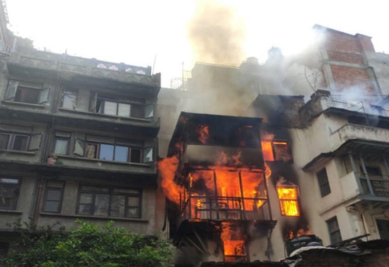 काठमाण्डौको मखन गल्लीमा आगलागी : एक जनाको ज्यान गयो