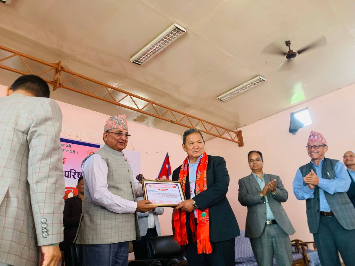 एमाले उपमहासचिव गुरुङ सम्मानित