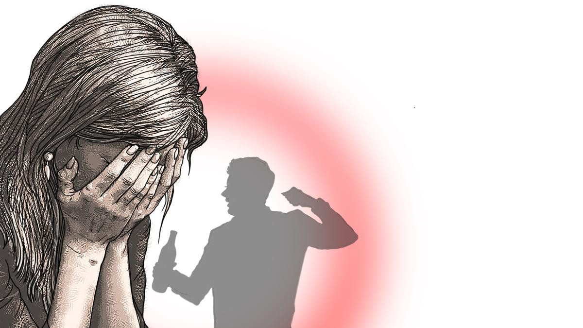 जबरजस्ती करणी र जबरजस्ती चोरी मुद्दाका फरार प्रतिवादी पक्राउ
