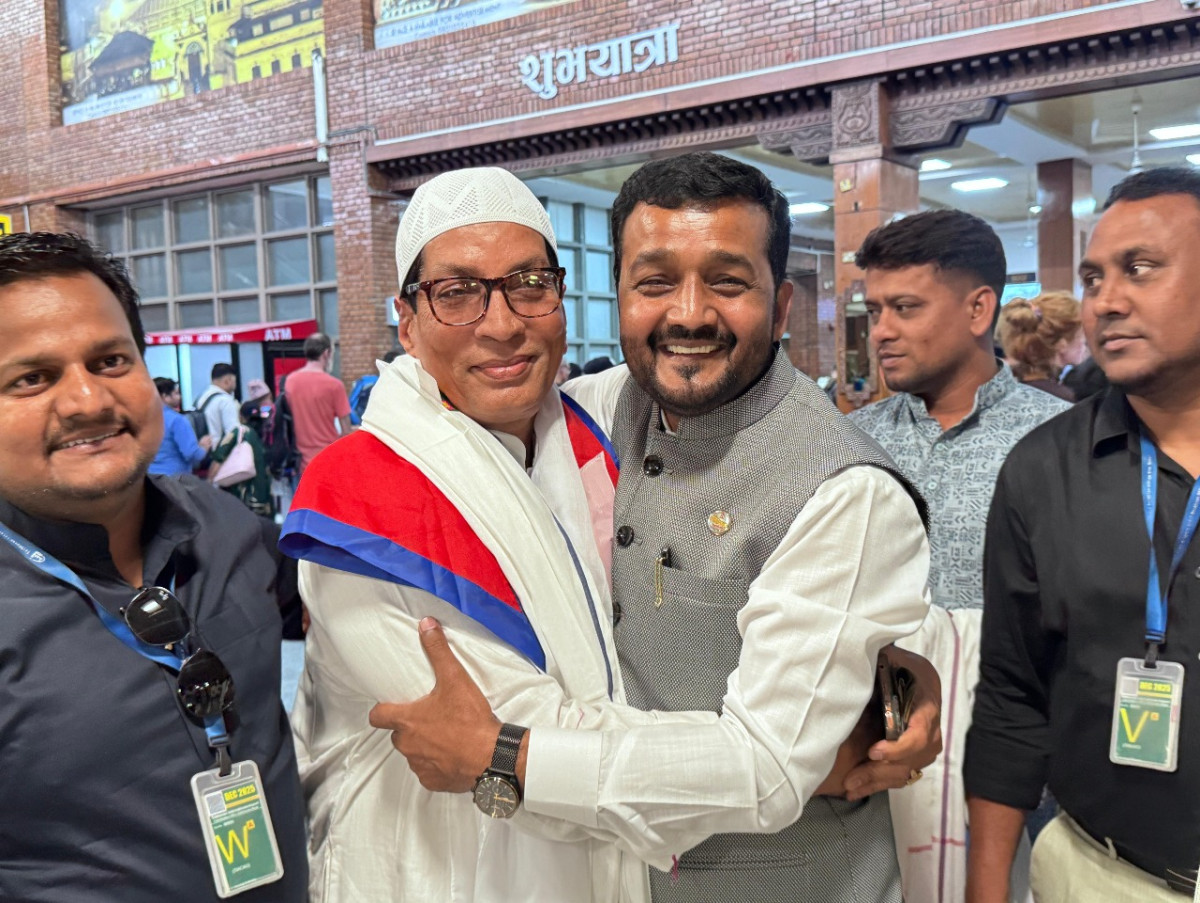 मन्त्री यादवद्धारा हजका लागि प्रस्थान गर्ने नेपाली मुस्लिम हज यात्रीहरुको बिदाई
