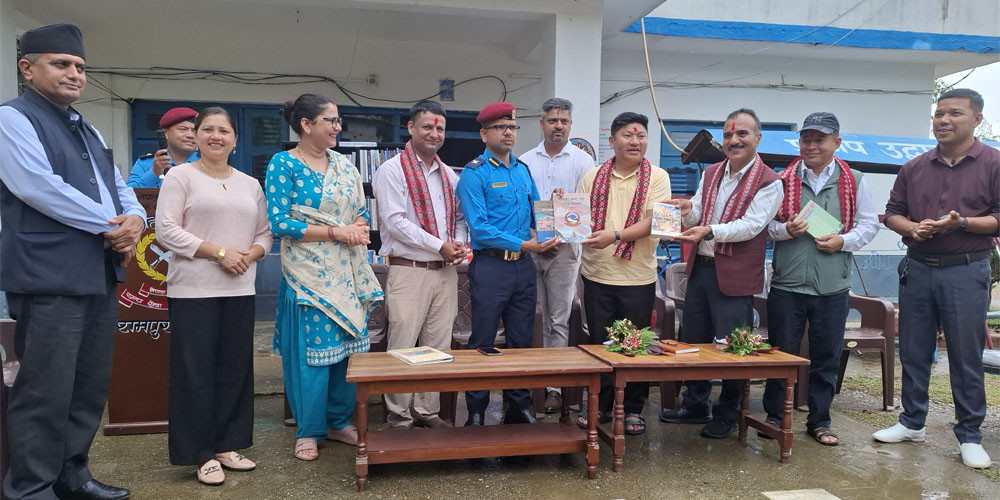 हिरासतमा पुस्तकालय स्थापनाका लागि पुस्तक प्रदान