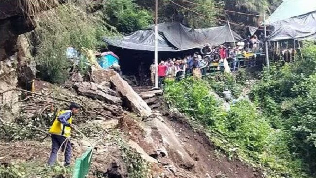 भारतको उत्तराखण्डमा पहिरोमा परी ९ जना मजदूर बेपत्ता