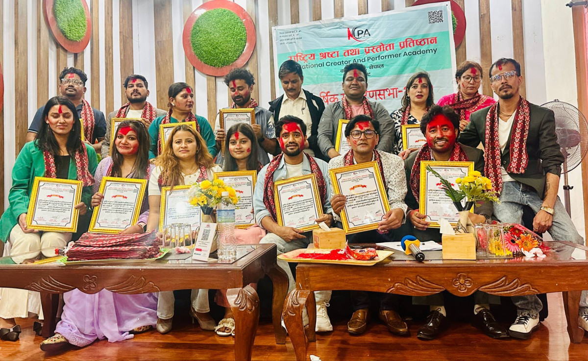 सदस्यीय कार्यसमिति चयन गर्दै राष्ट्रिय श्रष्टा तथा प्रस्तोता प्रतिष्ठानको दोस्रो बार्षिक साधारणसभा सम्पन्न