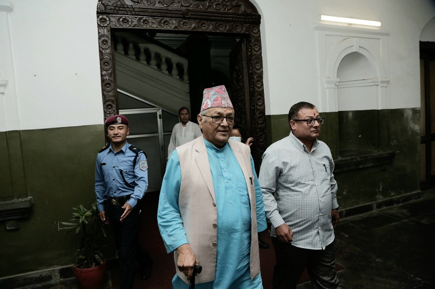 राप्रपा अनुशासन समितिकाे अध्यक्षबाट हटाइएपछि नवराज सुवेदीद्वारा निर्वाचन आयोगमा उजुरी
