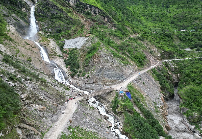 बेनी–जोमसोम सडकमा राति गाडी चलाउन रोक