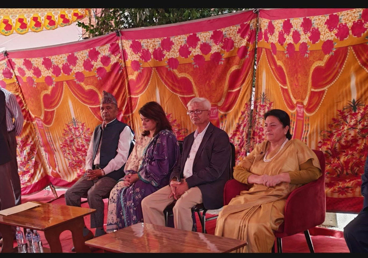 विद्या भण्डारीलाई साथ दिन पुगे ईश्वर पोखरेल र युवराज ज्ञवाली
