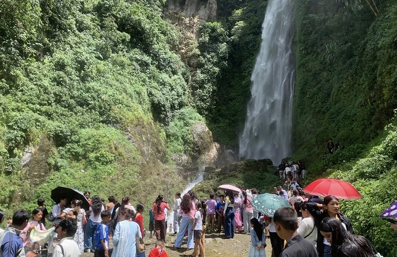 पर्यटन प्रवर्द्धनका लागि लमजुङमा हामखोला झरना महोत्वस