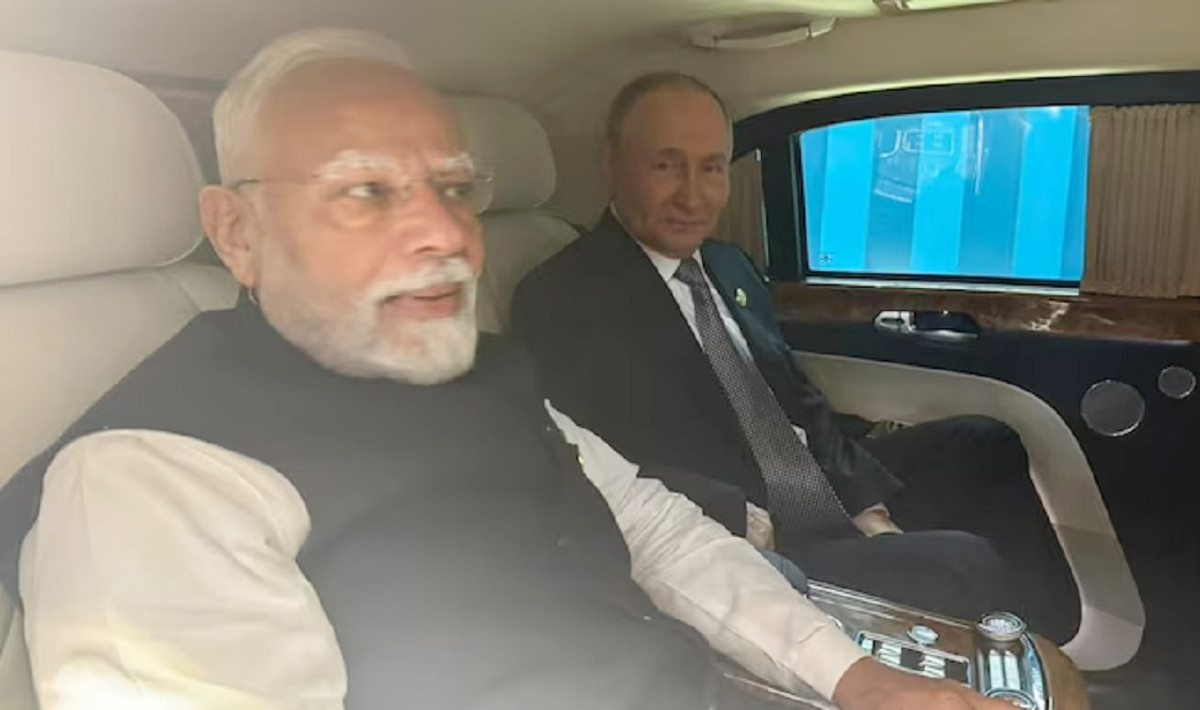 अमेरिकालाई जवाफ दिन एकै कारमा सवार भए पुटिन र मोदी