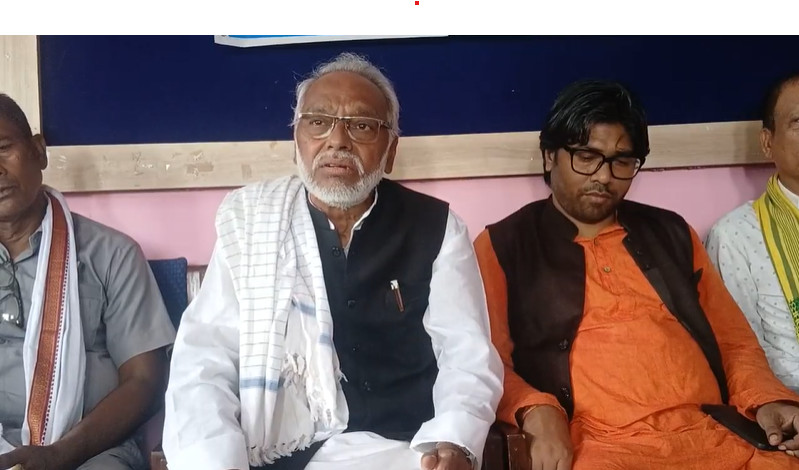 कांग्रेस र एमाले मिलेर देशमा लुटतन्त्र मच्चाए : राजेन्द्र महतो