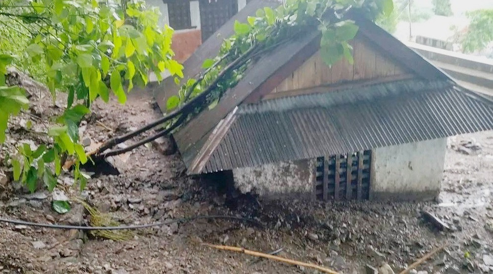 पानीको सतह घटेपछि विस्थापित घर फर्किँदै