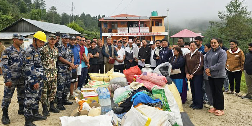 इलाममा बाढीले १०८ घरमा क्षति, राहत वितरण गरिँदै