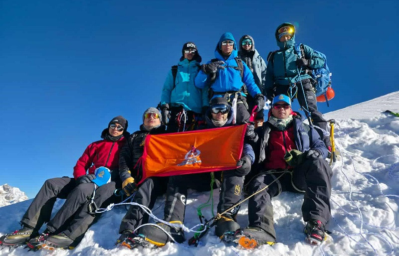 चुलु सुदूरपूर्व हिमालमा सशस्त्र प्रहरी बलको झण्डा फरर