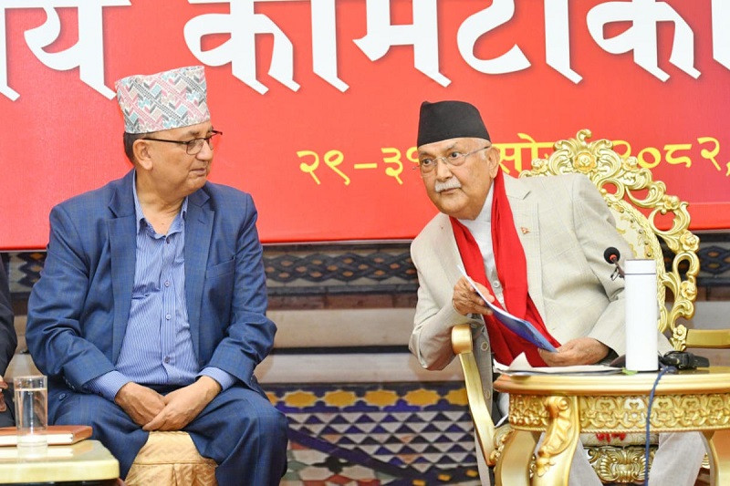 म हट्ने/नहट्ने निर्णय केन्द्रीय कमिटिले गर्ने हो, फेसबुकले भन्ने हैन : ओली