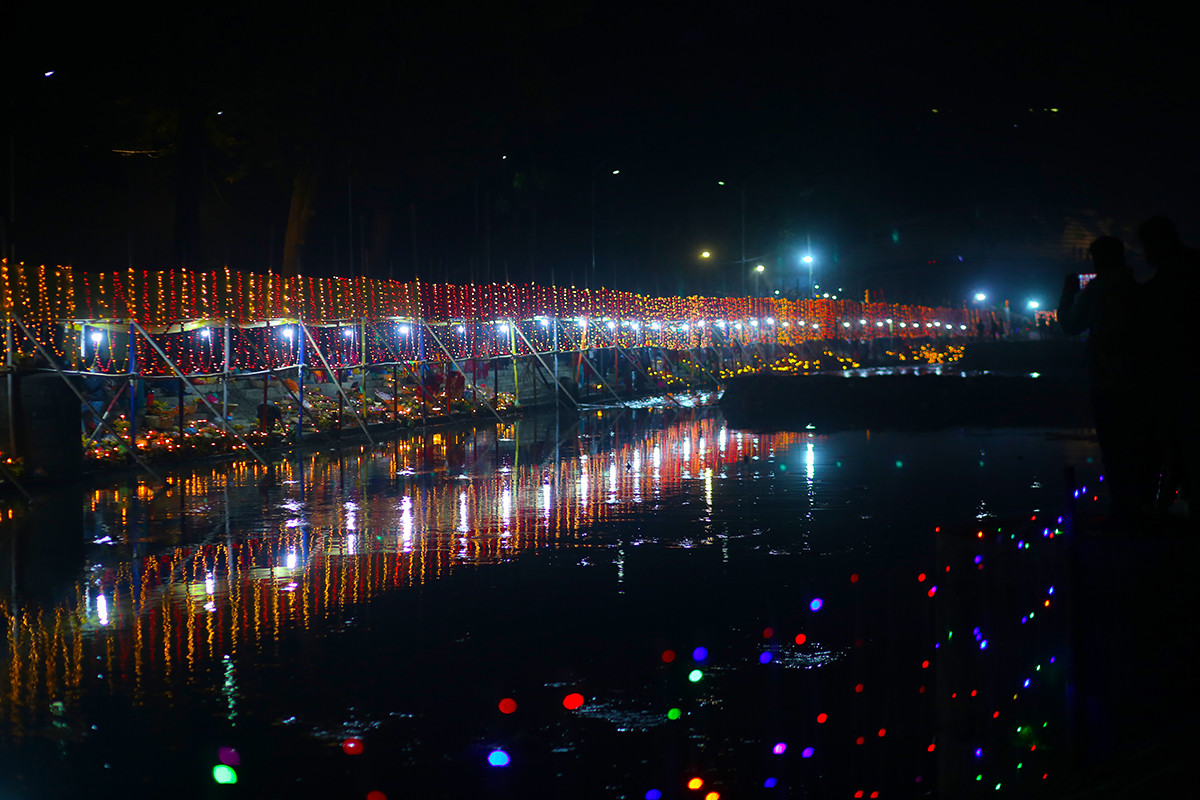 छठका व्रतालु निर्जल उपवासमा