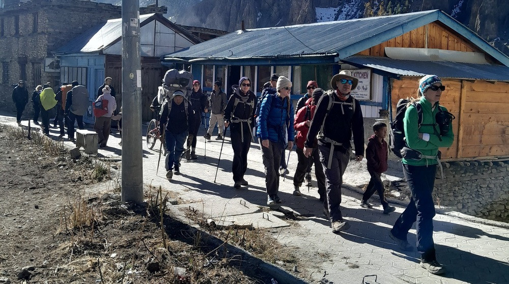 अन्नपूर्ण क्षेत्रमा पर्यटकको चहलपहल बढ्दा मनाङमा रौनक