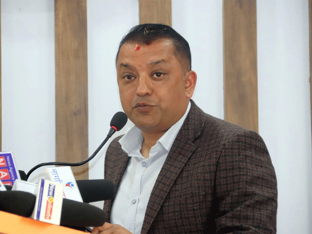 गगन थापाको दाबी : ‘विशेष महाधिवेशनबाट चुनिने सभापतिले टिकट बाँड्छन्’