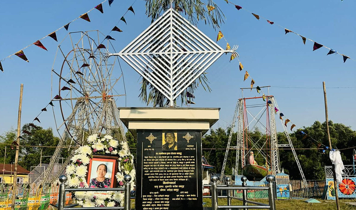 उर्लाबारीमा थक्लुङ परिवारद्वारा आमाको स्मृतिमा सिलाम साक्मा निर्माण