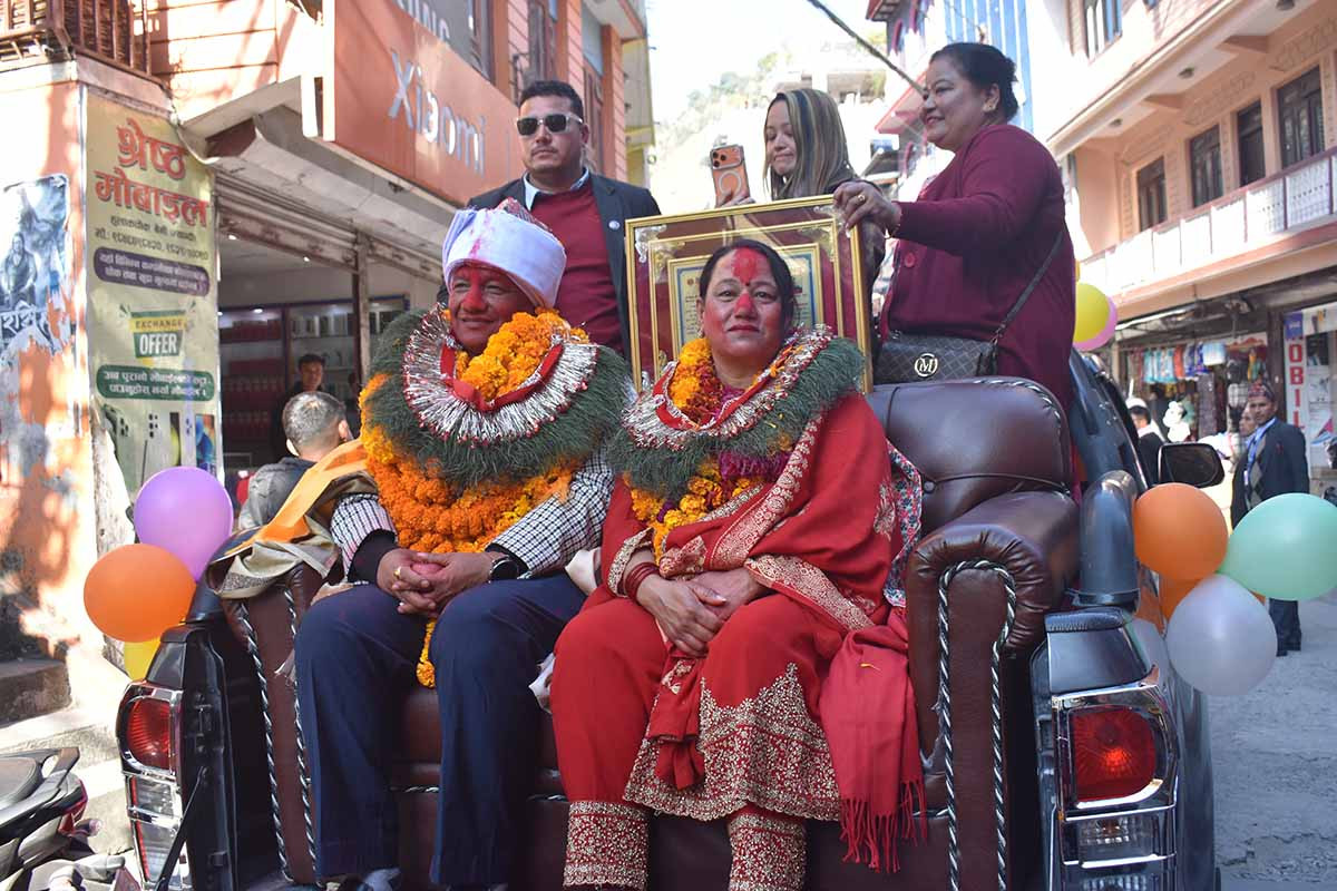 बाजागाजासहित शिक्षकको बिदाइ
