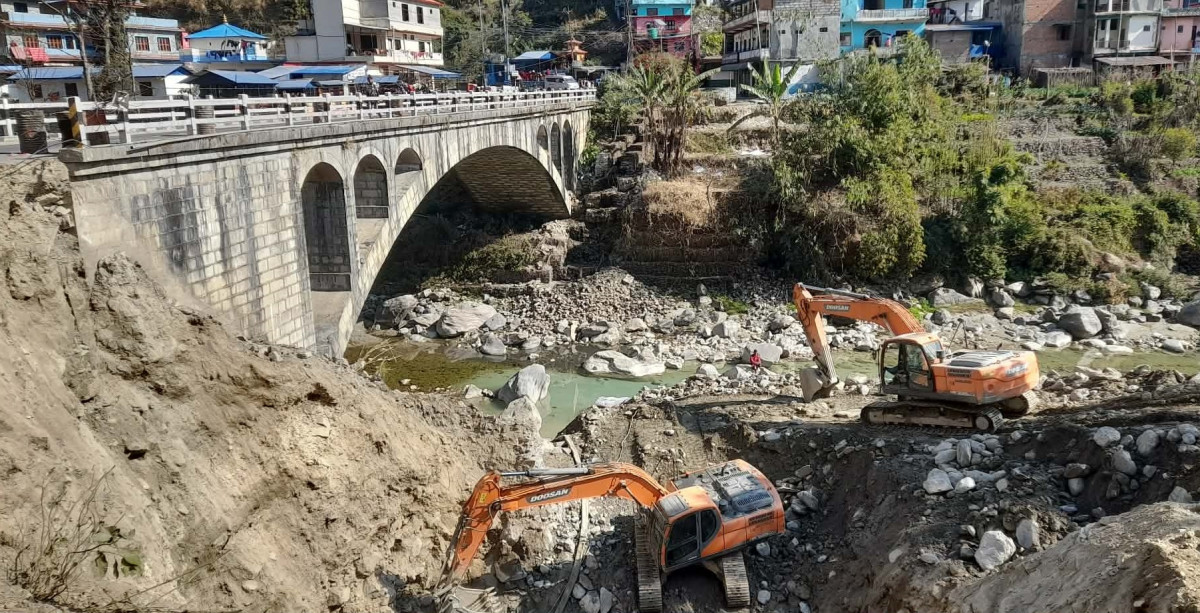 मध्यपहाडी लोकमार्गमा ‘आर्क ब्रिज’ निर्माण शुरु