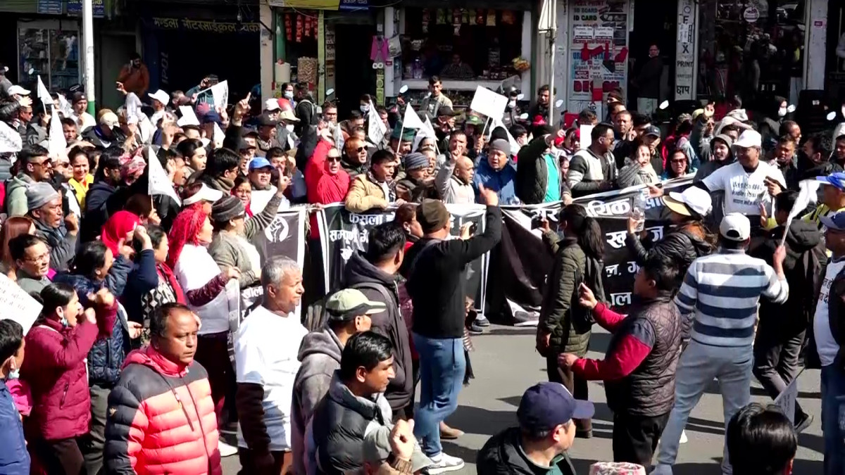 खोला मापदण्डविरुद्ध माइतीघरमा प्रदर्शन