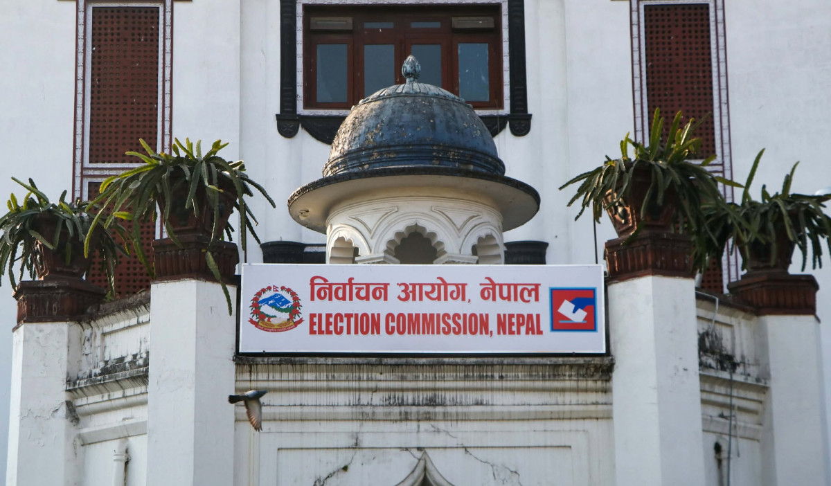 घरदैलो अभियानमा भ्याइनभ्याइ उम्मेदवार