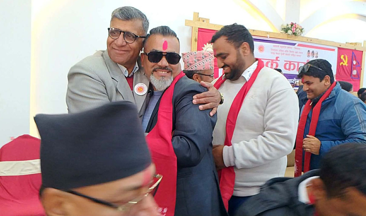साविक एकीकृत समाजवादीका जिल्ला उपाध्यक्षसहित तीन सयजना एमालेमा प्रवेश