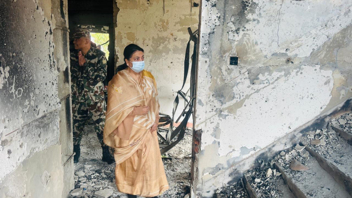 जेन-जी आन्दोलनमा जलेको घरमा पुगिन् पूर्वराष्ट्रपति भण्डारी