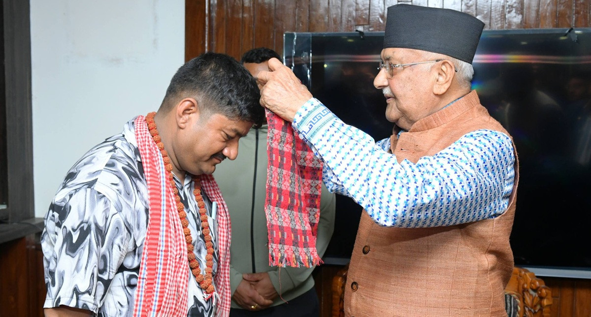 कोशी प्रदेशका रास्वपा नेता ठगेन्द्र नेउपाने एमालेमा प्रवेश