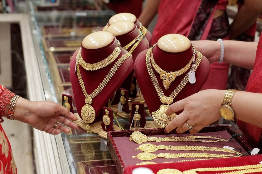 सुनचाँदीको मूल्य फेरि बढ्यो, कतिमा भइरहेको छ कारोबार ?