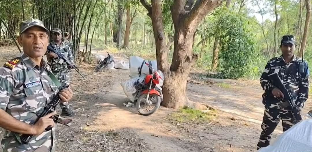 महोत्तरीका सीमावर्ती क्षेत्रमा खुला तस्करी, स्थानीयको आरोप– ‘सेटिङ बिना एक बोरा सामान पनि पार हुँदैन’