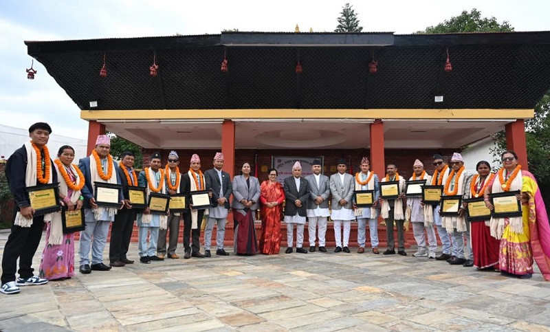 देशभरबाट १४ जना उत्कृष्ट किसान जनही २ लाख रुपैयाँसहित पुरस्कृत