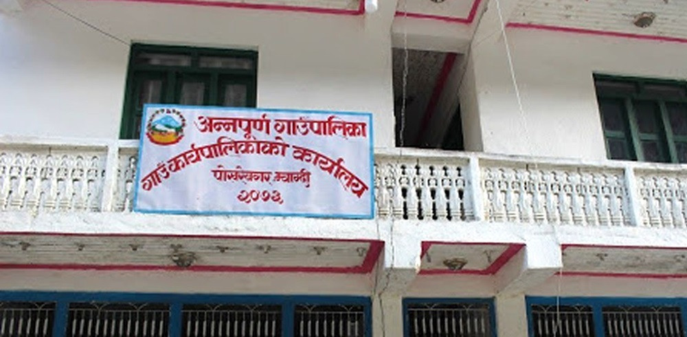 कपिलवस्तुमा बिग्रिएर राखिएको मिनी ट्रकमा मोटरसाइकल ठोक्किँदा एक जनाको मृत्यु, दुई घाइते